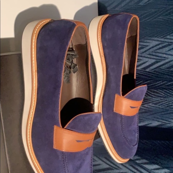 Shoes - Picture 2 of 4